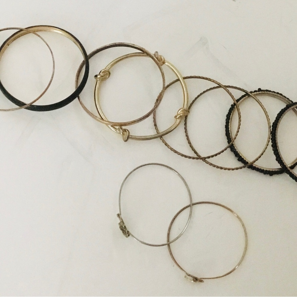 Mixed Metal and Black Stackable Bangle Bracelet Set